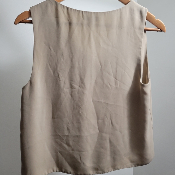 Elegant Beige Sleeveless Top - Picture 5 of 5